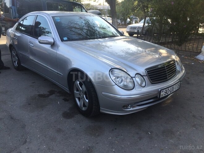 Mercedes E 220 2002, 218,000 km - 2.2 l - Bakı