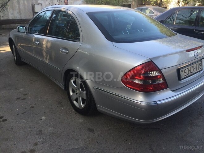 Mercedes E 220 2002, 218,000 km - 2.2 l - Bakı