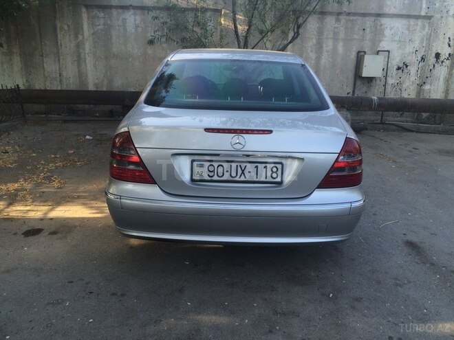 Mercedes E 220 2002, 218,000 km - 2.2 l - Bakı