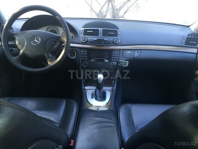 Mercedes E 220 2002, 218,000 km - 2.2 l - Bakı
