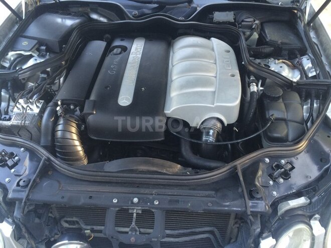 Mercedes E 220 2002, 218,000 km - 2.2 l - Bakı
