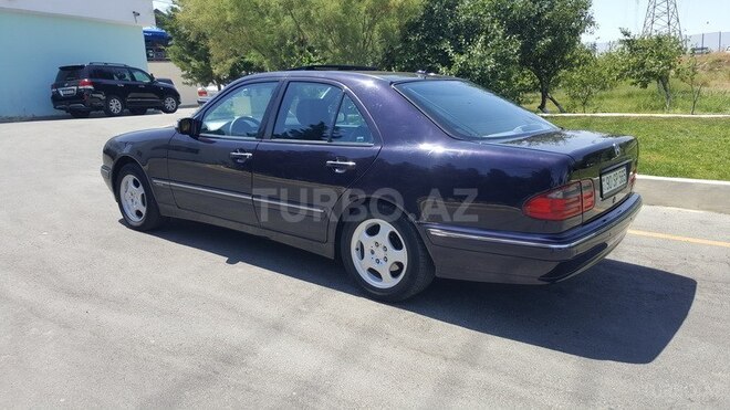 Mercedes E 240 2000, 225,342 km - 2.6 л - Bakı