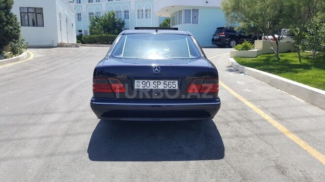 Mercedes E 240 2000, 225,342 km - 2.6 л - Bakı