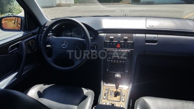 Mercedes E 240 2000, 225,342 km - 2.6 л - Bakı