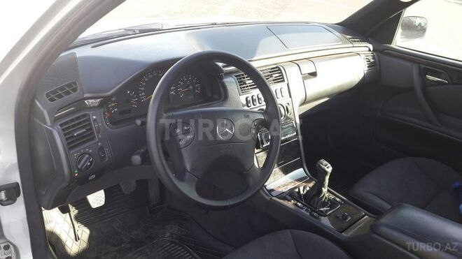Mercedes E 200 2000, 137,523 km - 2.0 l - Gəncə
