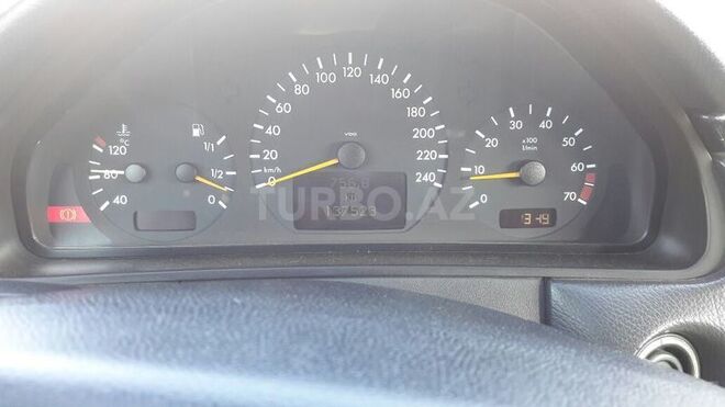 Mercedes E 200 2000, 137,523 km - 2.0 l - Gəncə