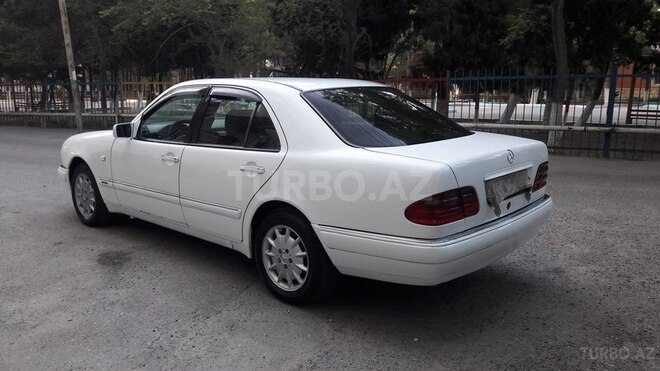 Mercedes E 200 1998, 327,000 km - 2.0 l - Sumqayıt