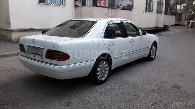 Mercedes E 200 1998, 327,000 km - 2.0 l - Sumqayıt