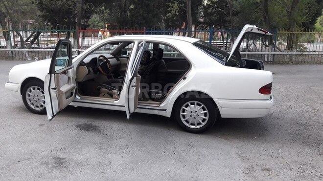Mercedes E 200 1998, 327,000 km - 2.0 l - Sumqayıt