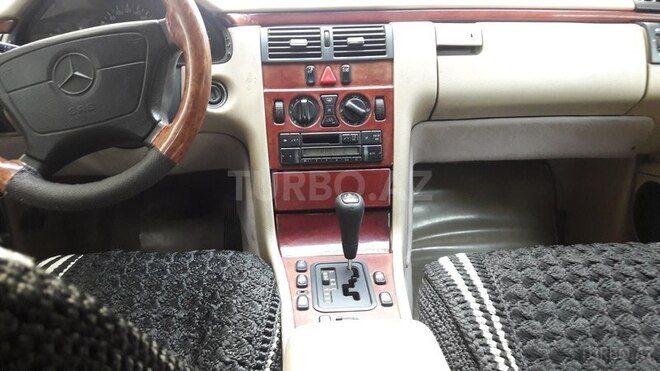 Mercedes E 200 1998, 327,000 km - 2.0 l - Sumqayıt