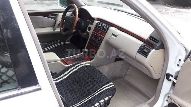 Mercedes E 200 1998, 327,000 km - 2.0 l - Sumqayıt