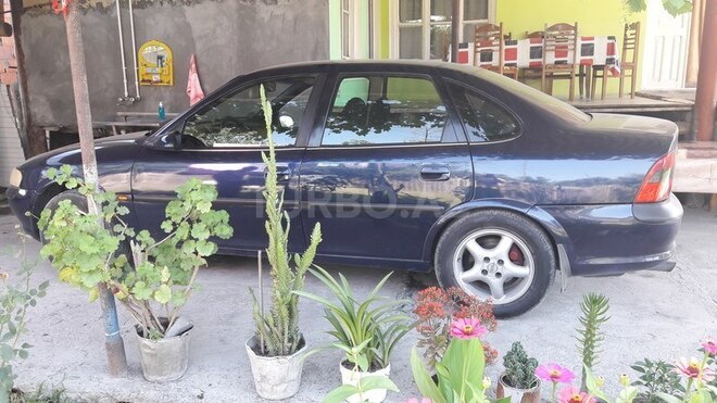 Opel Vectra 1998, 450,000 km - 1.8 l - Zaqatala