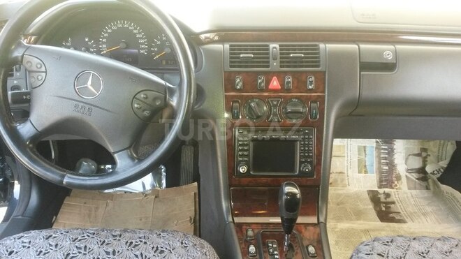 Mercedes E 240 2000, 166,343 km - 2.6 л - Masallı