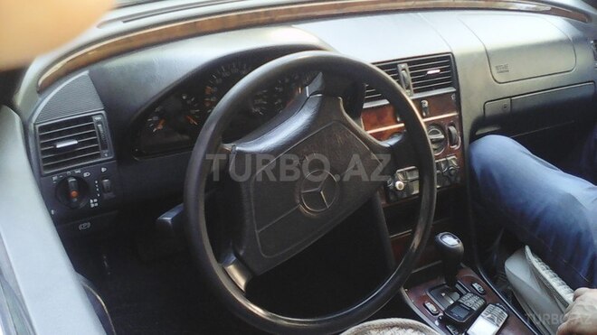 Mercedes C 220 1995, 318,000 km - 2.2 l - Bakı