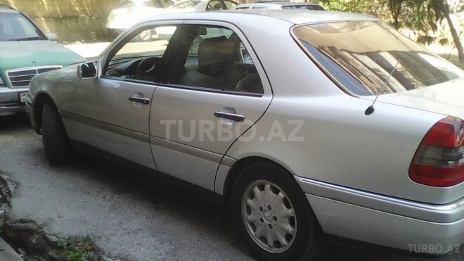 Mercedes C 220 1995, 318,000 km - 2.2 l - Bakı