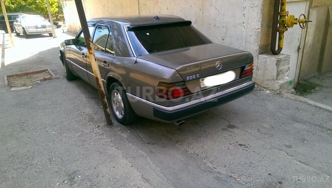 Mercedes E 250 1992, 250,000 km - 2.5 l - Ağsu