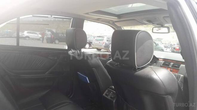 Mercedes E 220 2001, 360,000 km - 2.2 l - Bakı