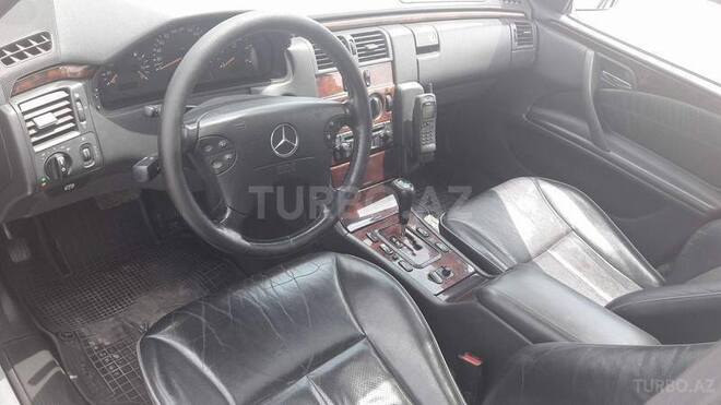 Mercedes E 220 2002, 356,000 km - 2.2 л - Bakı