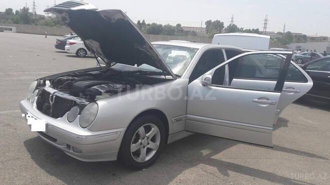 Mercedes E 220 2002, 356,000 km - 2.2 л - Bakı