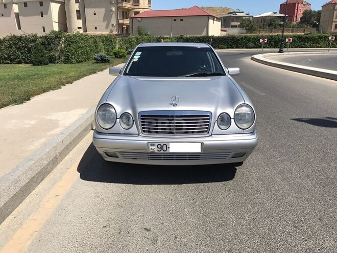 Mercedes E 240 1999, 274,000 km - 2.4 l - Bakı