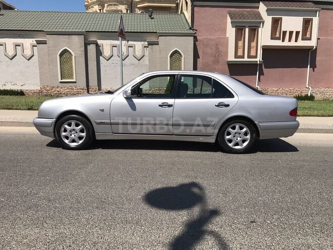 Mercedes E 240 1999, 274,000 km - 2.4 l - Bakı