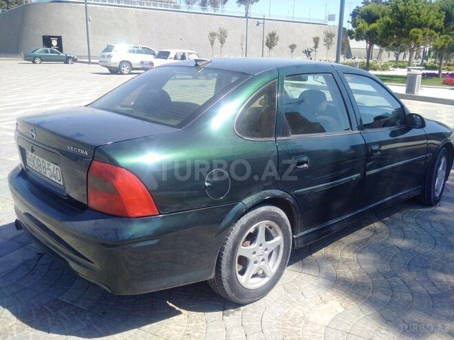 Opel Vectra 1999, 250,000 km - 1.6 l - Bakı