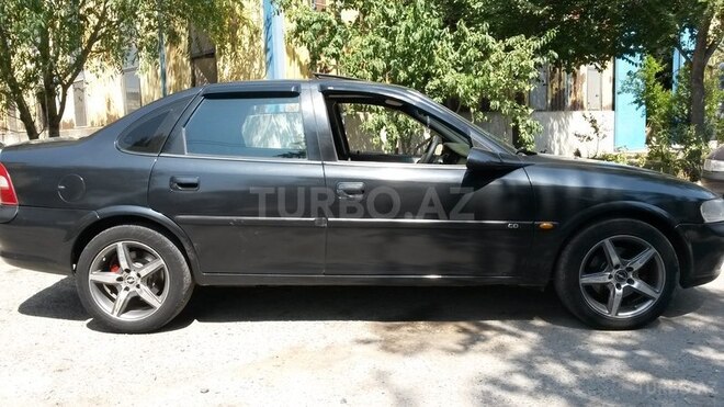 Opel Vectra 1996, 293,000 km - 2.0 l - Sumqayıt