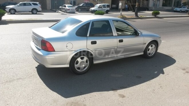 Opel Vectra 2001, 210,000 km - 1.6 l - Bakı