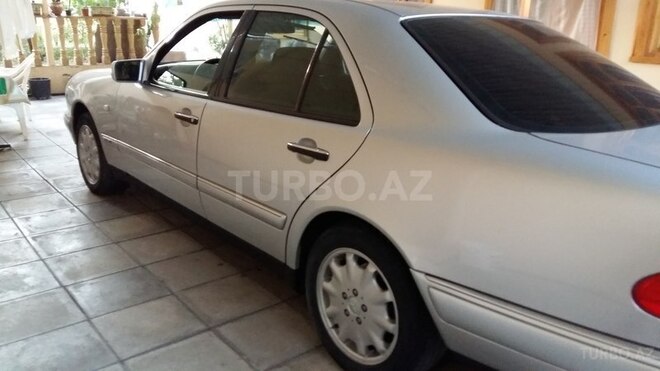 Mercedes E 260 1998, 238,000 km - 2.6 l - Gəncə