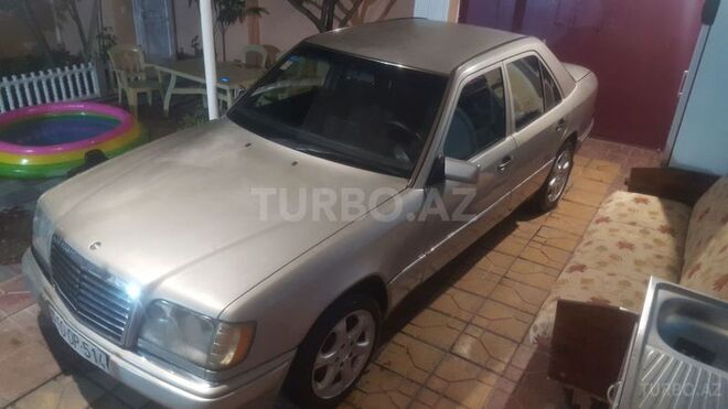 Mercedes E 280 1995, 221,658 km - 2.8 l - Bakı