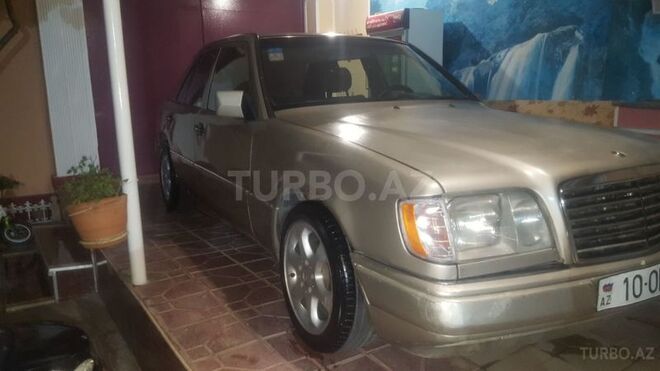 Mercedes E 280 1995, 221,658 km - 2.8 l - Bakı