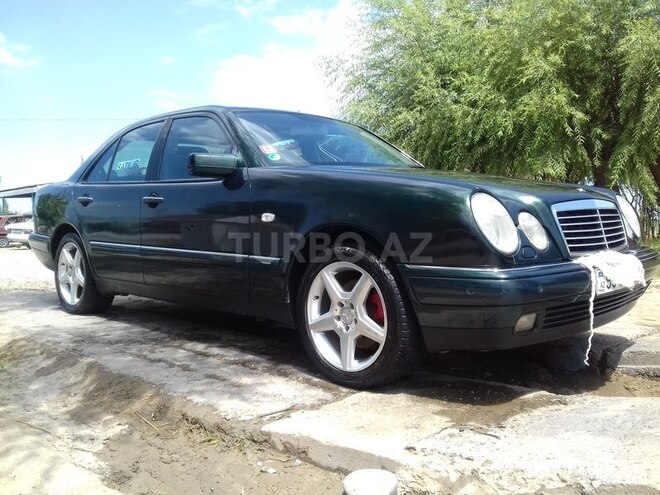 Mercedes E 280 1999, 20,900 km - 0.3 l - Beyləqan