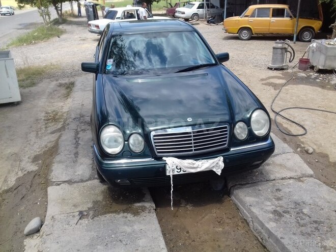 Mercedes E 280 1999, 20,900 km - 0.3 l - Beyləqan