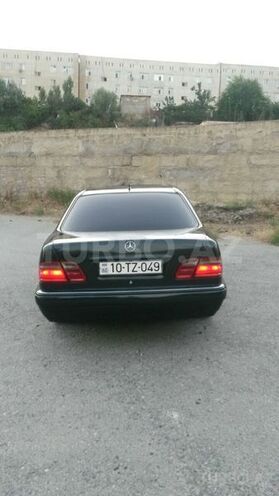 Mercedes E 230 1996, 290,000 km - 0.3 l - Bakı