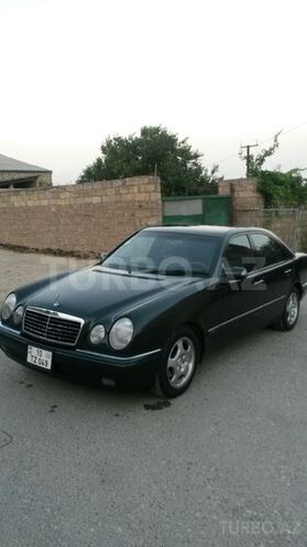 Mercedes E 230 1996, 290,000 km - 0.3 l - Bakı