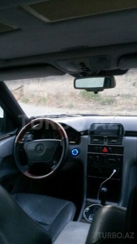 Mercedes E 230 1996, 290,000 km - 0.3 l - Bakı