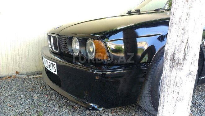 BMW 525 1992, 300,000 km - 2.5 l - Qazax