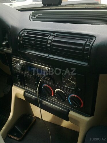 BMW 525 1992, 300,000 km - 2.5 l - Qazax