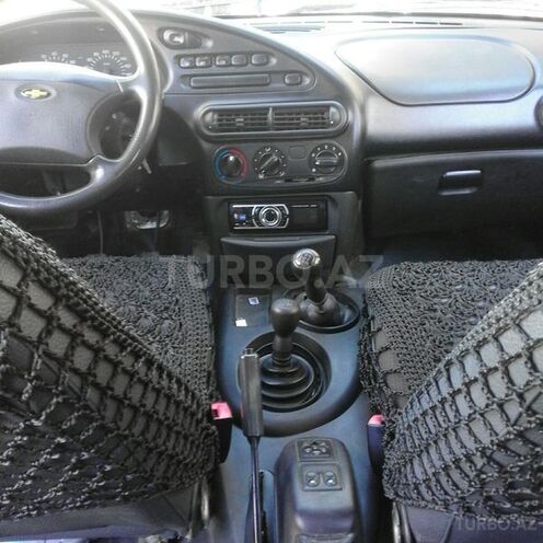 Chevrolet Niva 2004, 33,300 km - 1.7 л - Yardımlı
