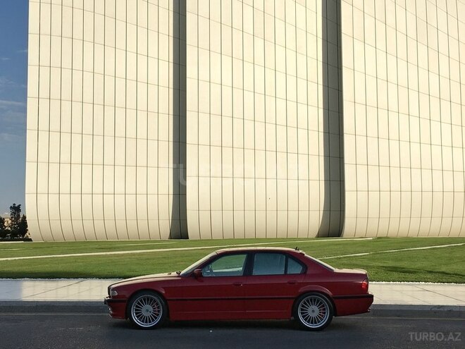 BMW 740 2000, 196,000 km - 4.4 l - Bakı