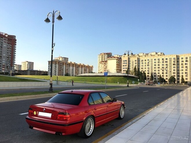 BMW 740 2000, 196,000 km - 4.4 l - Bakı