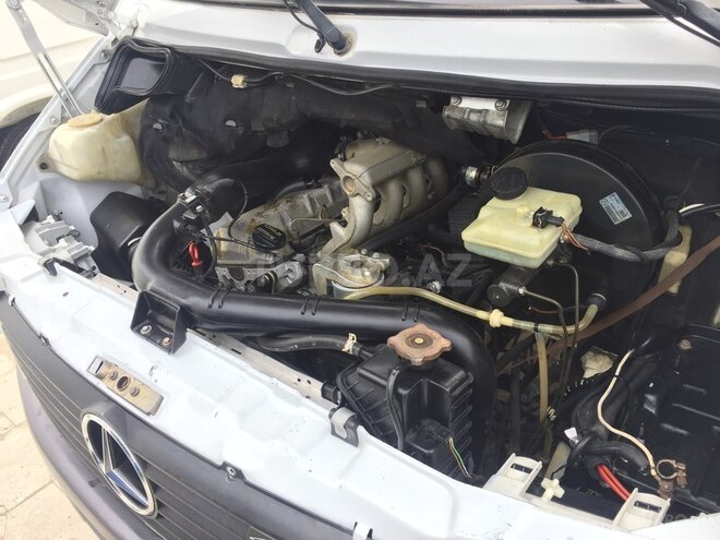 Mercedes Sprinter 412 1999, 250,369 km - 2.9 l - Sumqayıt