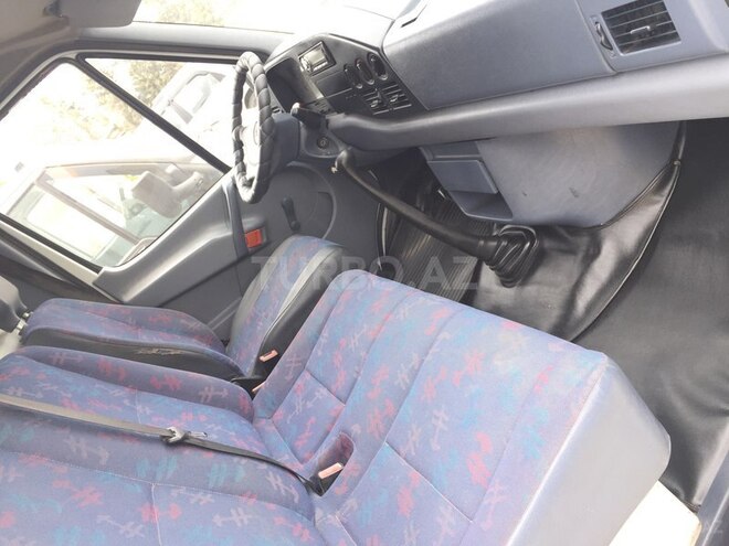 Mercedes Sprinter 412 1999, 250,369 km - 2.9 l - Sumqayıt