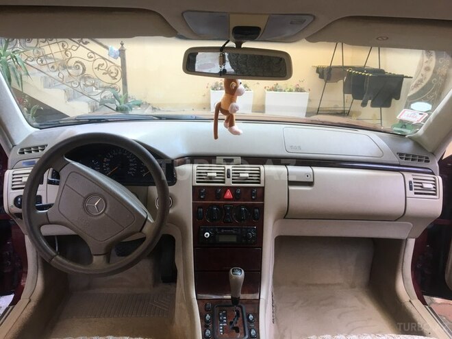 Mercedes E 200 1999, 197,000 km - 0.2 л - Gəncə