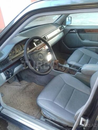 Mercedes E 280 1994, 213,000 km - 2.8 l - Bakı