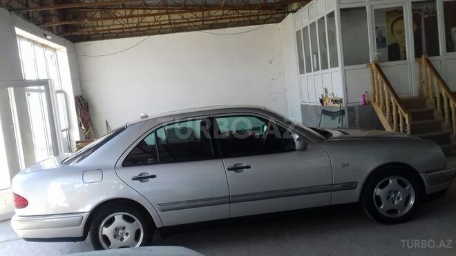 Mercedes E 240 1998, 181,210 km - 2.4 l - Gəncə