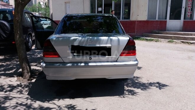 Mercedes C 240 1999, 206,000 km - 0.3 l - Sumqayıt