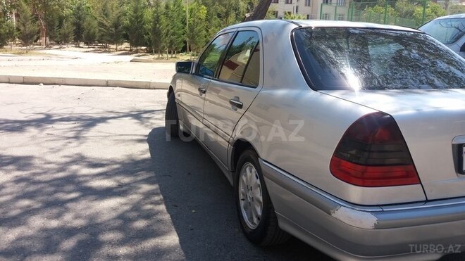 Mercedes C 240 1999, 206,000 km - 0.3 l - Sumqayıt