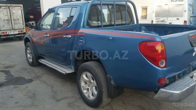 Mitsubishi L200 2007, 210,000 km - 2.5 l - Bakı