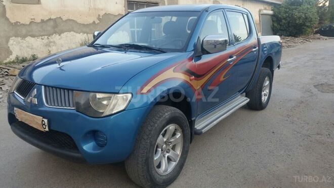 Mitsubishi L200 2007, 210,000 km - 2.5 l - Bakı